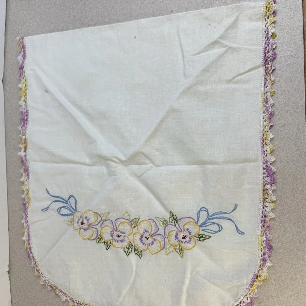 Vintage Lot of‎ 2 Handpainted Hand Stitched Embrodered Table Runners Scarf